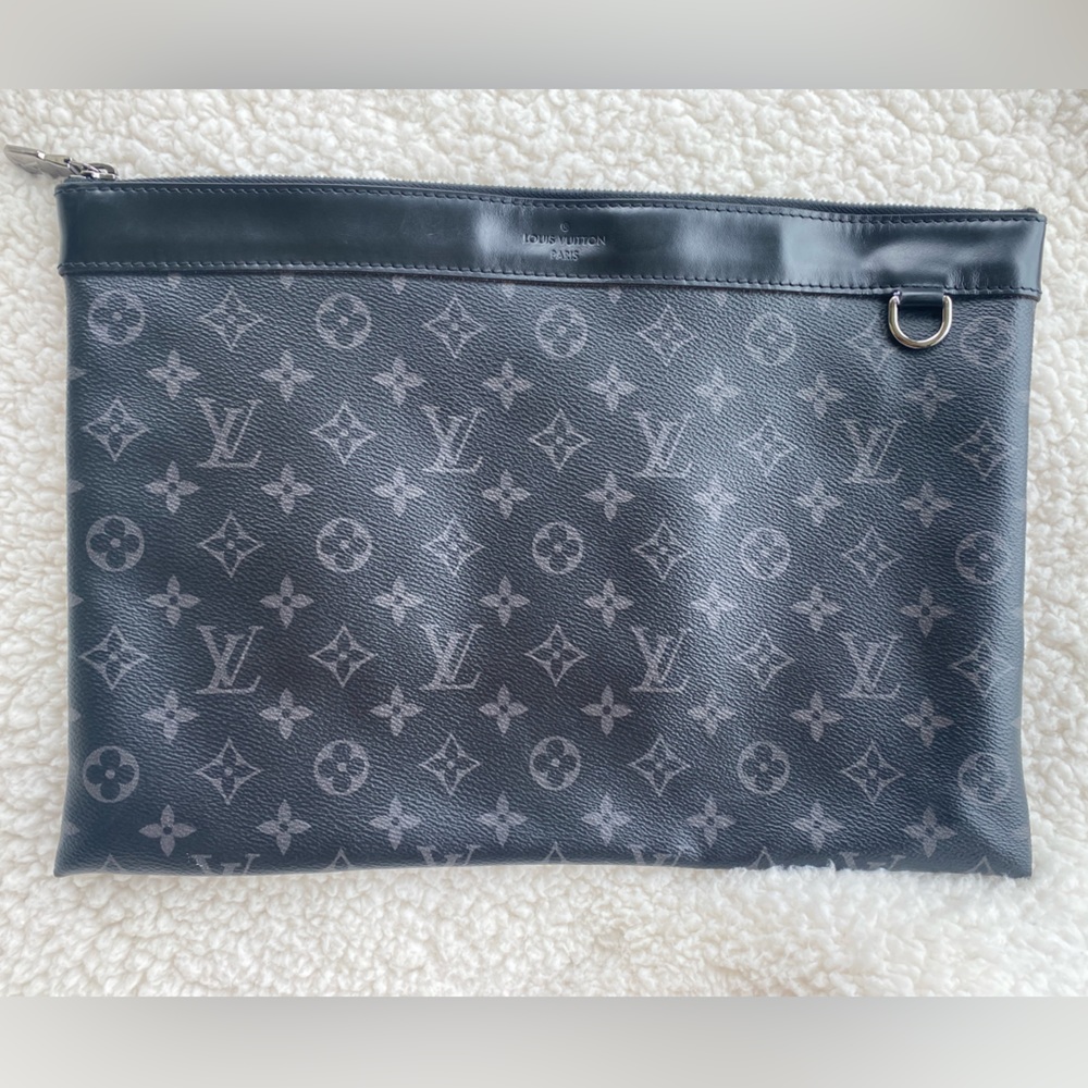 Louis Vuitton Monogram Eclipse Discovery Pouchette